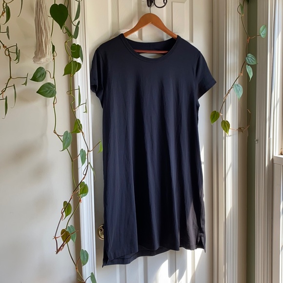 lululemon athletica Dresses & Skirts - NWT lululemon Day Tripper Dress in black size 10